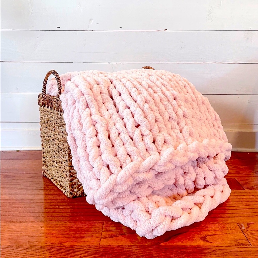 Light Pink Cotton Candy Chunky Throw/Twin Bed Blanket